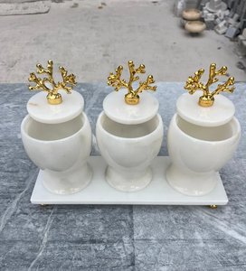 Nuevo Juego de Salero y Pimentero de Mármol que Ofrece un Atractivo Atemporal con Hermosos Patrones de Grano para Entornos de Comedor Elegantes - Product Image 4