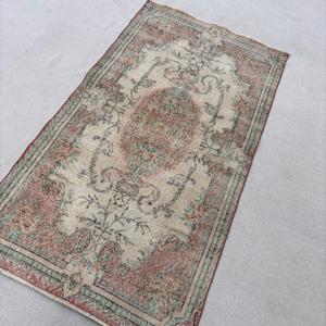 Alfombra Turca de 3.6x6.7 pies, Alfombra Persa de Lana Roja Vintage - Product Image 2