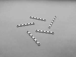 Maxillofacial 1.5mm Plaque Pont Lot 5 Plaques 50 Vis Haute Qualité Vétérinaire Orthopédique Chirurgical Implant Manuel CE Certifié - Product Image 3