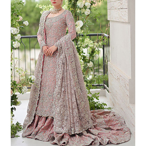 Robe de mariée moderne en organza brodé rose, coupe trapèze, manches classiques, col rond, fleurs, pour la mère de la mariée - Product Image 1