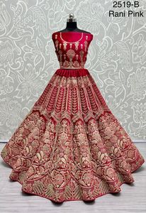 Belle Cangiri Choli Dupatta avec velours brodé Zari diamant paillettes main-Dori travail Softnet pour mariage nuptial Lehenga - Product Image 4