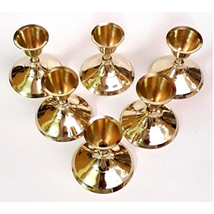 Ensemble de 6 bougeoirs en métal doré au design haut de gamme pour la décoration d'événements à la maison et de fêtes de mariage Forme personnalisée pour les acheteurs - Product Image 1