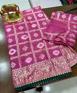 Saree indien en dentelle à fleurs avec chemisier - Product Image 3