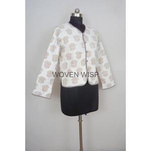 Veste en coton bohème faite à la main pour femmes manteaux réversibles vintage avec motif matelassé imprimé bloc - Product Image 5