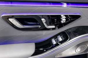 Sedán de Lujo Usado Clase S Negro 2022, Auto Premium de Gasolina para Viajes de Negocios - Product Image 4