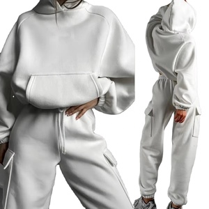 Ensemble 2 pièces personnalisé pour femme, vente en gros, formel, uni, hiver, haute qualité, sweat à capuche épais surdimensionné et pantalon cargo taille haute - Product Image 1