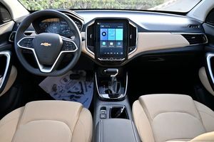 Chevrolet Captiva Premier SUV Benzina 5 Posti Trasmissione Automatica Motore Turbo Luci LED Tetto Apribile Potenza 250-300 CV - Product Image 5