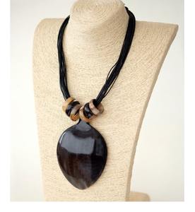 Collier pendentif unique en corne de buffle circulaire pour femmes et filles Style animal classique Poli Naturel Artisanat Look Imperméable JAVED - Product Image 3