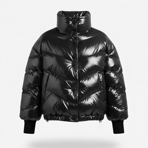 Veste d'hiver matelassée pour femmes conçue avec une isolation légère rembourrage matelassé protection contre le vent vêtement extérieur - Product Image 1