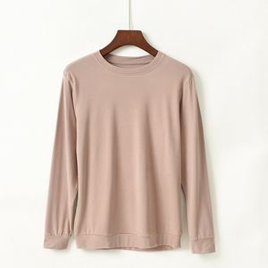 Logo personnalisé OEM Pyjamas pour hommes Pyjamas en satin Ensemble manches longues Vêtements de nuit en soie Hommes Sexy Style moderne Doux Confortable Grande taille Chemise de nuit - Product Image 6