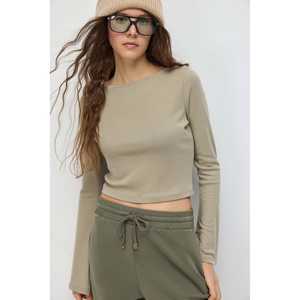 Camiseta Informal de Manga Larga Esencial - Product Image 1