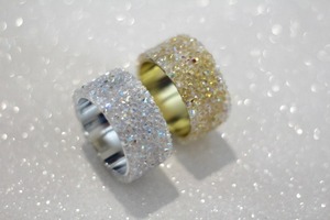 Anneaux de serviette en acrylique faits à la main au design antique, de haute qualité, couleur personnalisée, écologiques, durables, en stock pour les fêtes de Noël - Product Image 4