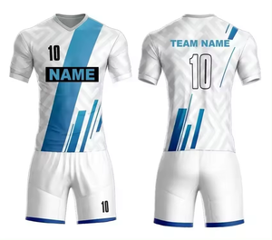 Ensemble de sport de football de haute qualité pour hommes, logo personnalisé, maillot de football respirant et short, hauts actifs personnalisables - Product Image 5