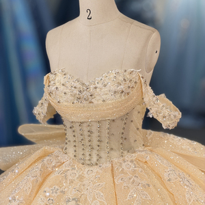 Robe de bal naturelle pour Quinceañera et Sweet 16, avec imprimé floral jaune éblouissant, décolleté cœur, perles et appliqués, modèle 6848 - Product Image 4