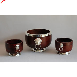 Bol décoratif de service en acier inoxydable avec support en forme de feuille pour hôtel, restaurant et bar - Product Image 2