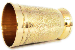 Vasos artesanales de latón atemporales de artesanías de metal de moda tallas florales intrincadas perfectas para comidas y regalos lujosos - Product Image 4