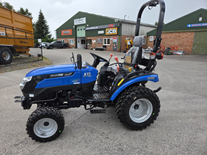 Tracteur compact SOLIS 26 9X9 SHUTTLE EXTRA 4x4 Mini tracteur agricole 4 roues motrices pour l'agriculture - Product Image 2