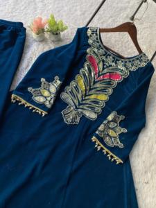 Traje Salwar de Terciopelo de Diseño Indio-Pakistaní con Lentejuelas y Bordados, Traje Salwar Elegante para Fiestas, Bodas y Uso Casual - Product Image 2