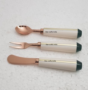 Derniers couverts écologiques en acier inoxydable avec manche en bois et résine époxy Couverts de mariage à usage domestique - Product Image 2