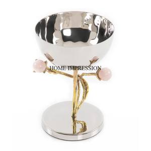 Bol de service de nourriture de forme ronde en bois d'acacia de qualité supérieure avec cadre de designer de fleurs et de feuilles plaqué or d'Inde - Product Image 5