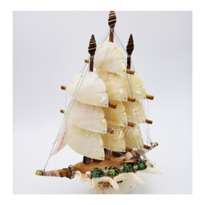 Exquisitos regalos y recuerdos de conchas de mar oceánicas naturales: figuritas de barco de conchas marinas hechas a mano. - Product Image 5