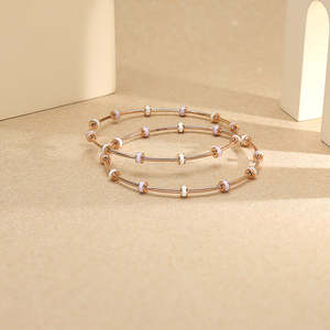 ชุดกำไลแฟชั่นสำหรับเธอ สีทองบลัช - Product Image 1