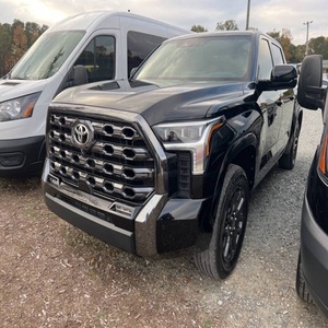 Toyota Tundra noire 2022 en parfait état - Product Image 1