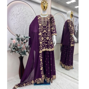Salwar Kameez pakistanaise de luxe de haute qualité avec mousseline Dupatta et décolleté embelli pour femmes au meilleur prix - Product Image 1