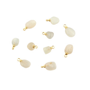 Venta al por mayor colección delicada piedra lunar blanca DIY conector colgante Latón chapado en oro haciendo encontrar suministro de conectores de fianza única - Product Image 1