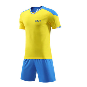 Elegante uniforme de fútbol para hombres con corte atlético y opciones personalizadas uniforme de fútbol para hecho en Pakistán - Product Image 1