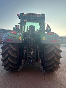 Venta al por Mayor de Tractor de Ruedas FENDT 724 Gen 7 Power Plus de 140HP con Motor, Caja de Cambios y Bomba - Product Image 2