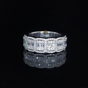 Precioso nuevo oro blanco de 10K Half Eternity Wedding Band VVs 10K Moissanite Diamond Baguette redondo brillante completamente helado - Product Image 1