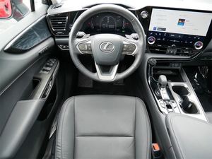 เล็กซัส NX ไฮบริด 350h พรีเมียม AWD รุ่นปี 2025 แบบพรีเมียม AWD ประเภทรถ SUV/ครอสโอเวอร์ สีภายนอกเรดไลน์ สีภายในสีดำ - Product Image 3