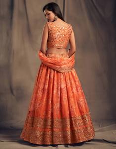 NOUVEAU LEHENGA CHOLI DE DESIGNER Zain Exports avec DUPATTA, TISSU EN SOIE ORGANZA DOUCE TRÈS DEMANDÉ POUR TOUTES LES OCCASIONS : FÊTE, MARIAGE, CASUAL, RÉVERSIBLE - Product Image 4