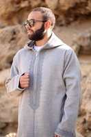 Nouvelle Collection 2025 : Qamis/Jubbah Traditionnel Musulman Confortable Grande Taille pour Homme – Coupe Ample, Respirant, Léger et Séchage Rapide