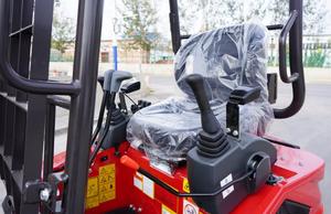 จัดส่งฟรี ได้รับการรับรองมาตรฐาน EPA CE รถขุดขนาดเล็ก 2.5 ตัน ใหม่เอี่ยม เครื่องยนต์ Kubota D1105 แรง 35 แรงม้า พร้อมระบบป้องกันการพลิกคว่ำ (ROPS) และหัวหนีบไฮดรอลิก - Product Image 5