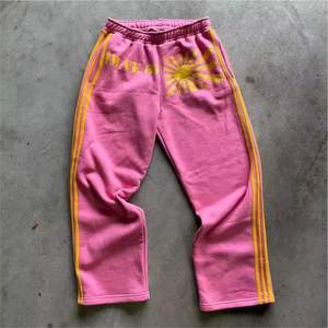 OEM Ensemble de survêtements à capuche de détresse personnalisés 2 pièces pour hommes avec impression de logo sur écran latéral pour l'hiver - Product Image 2