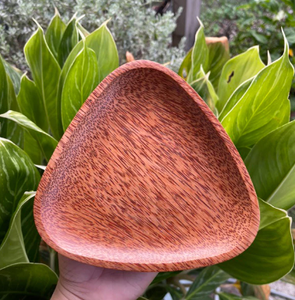 Assiettes en bois de noix de coco faites à la main Assiettes artisanales écologiques naturelles de formes variées Vaisselle durable pour servir et décorer - Product Image 4