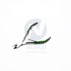 Ciseaux de manucure professionnels robustes en acier inoxydable Thwaites coupe-ongles et pince à cuticules incarnées pour usage personnel - Product Image 3