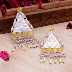 Boucles d'oreilles Latkan à motif de pierre dorée oxydée en argent indien fait à la main pour femmes et filles fête de mariage et Haldi, Mehndi Wear - Product Image 2