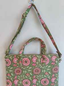 Sac pour ordinateur portable matelassé floral vintage de haute qualité fait à la main avec fermeture éclair et poignée pour les voyages - Product Image 3