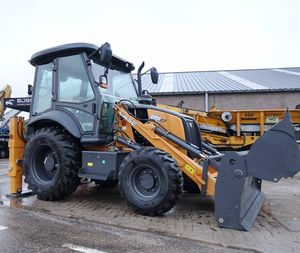 Livraison gratuite dans tout le pays 90Hp 2018 Case 580SN Chargeuse-pelleteuse avec seau 4 en 1, rapport d'inspection complet - Product Image 4