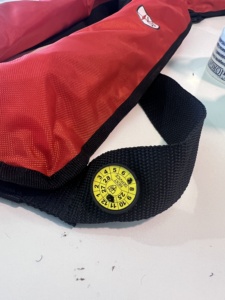 Giubbotto di Salvataggio Gonfiabile Leggero SKIPPER 150 Certificato ISO con Galleggiabilità 150N per Adulti e Bambini in Materiale PL - Product Image 3