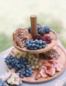 Support à gâteau en bois d'acacia tendance à 2 niveaux - Product Image 6