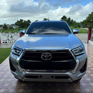Toyota Hilux 2023 Usada, Volante a la Derecha, Equipamiento Completo - Product Image 1