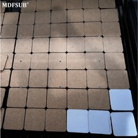 Sous-verre carré en MDF de 95 mm certifié REACH & CARB P2 avec dos en liège, blanc brillant, pour sublimation, tapis de tasse à presser à chaud, logo personnalisé MDFSUB