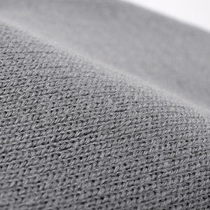 Bonnet d'hiver chaud doublé polaire noir blanc gris avec logo haut de gamme Bonnet en tricot pour bébés - Product Image 5