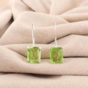 Boucles d'oreilles clous en péridot plaqué or faites à la main, bijoux en argent sterling mignons, à porter au quotidien, cadeau de fête pour femme, pierre de naissance d'août - Product Image 3