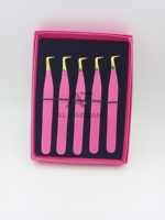 Pince à épiler pour extensions de cils à 90 degrés, couleur rose vif, pointe dorée, en acier inoxydable massif, avec boîtes carton et logo personnalisé