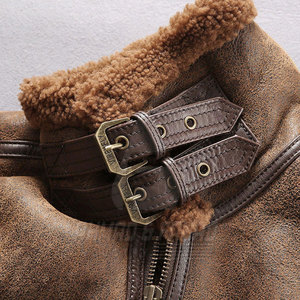 Veste en cuir de mouton premium pour homme avec doublure en fourrure douce écologique et logo frontal pour l'hiver - Product Image 3